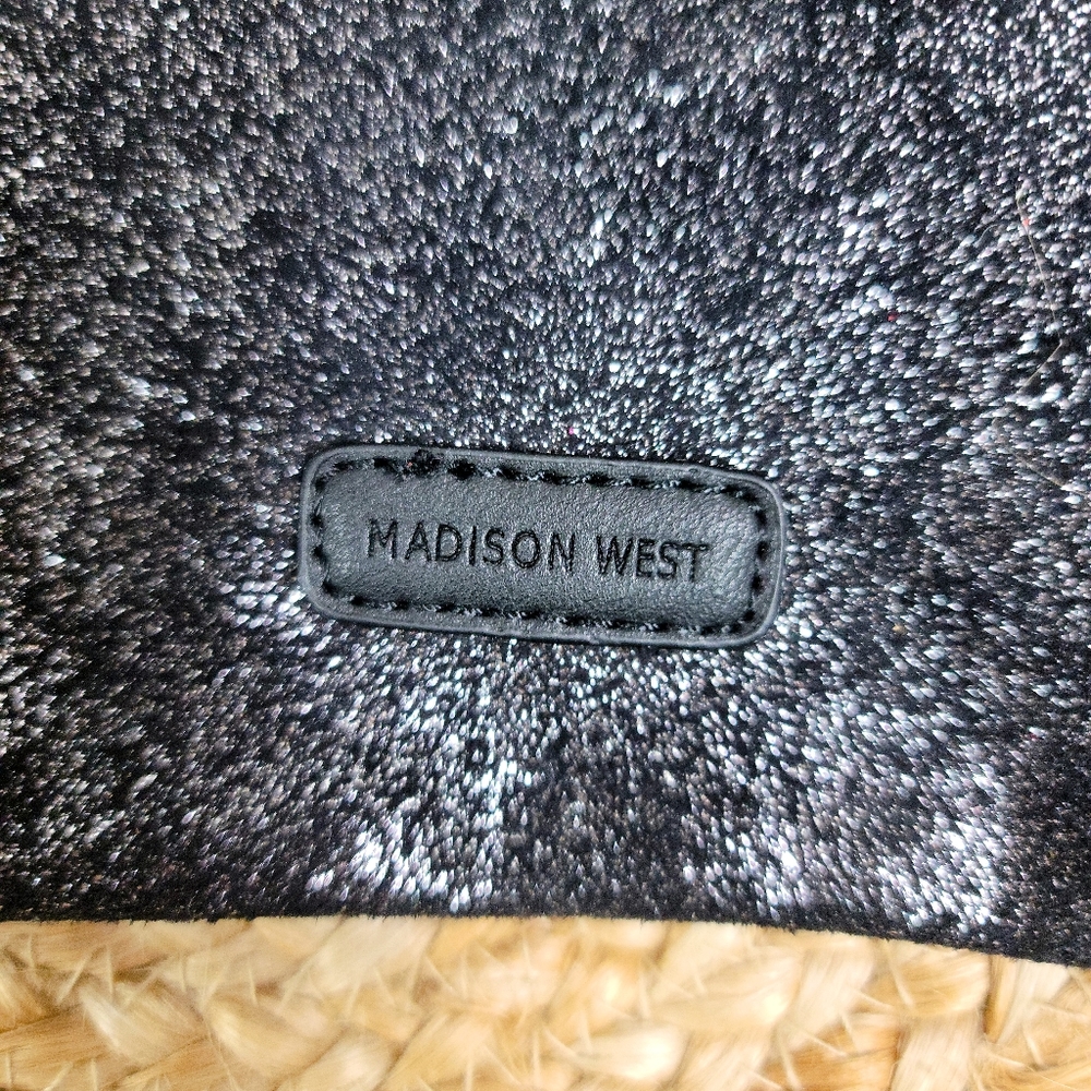 MADISON WEST VEGAN LEATHER METALLIC WRISTLET - Picture 4 of 11